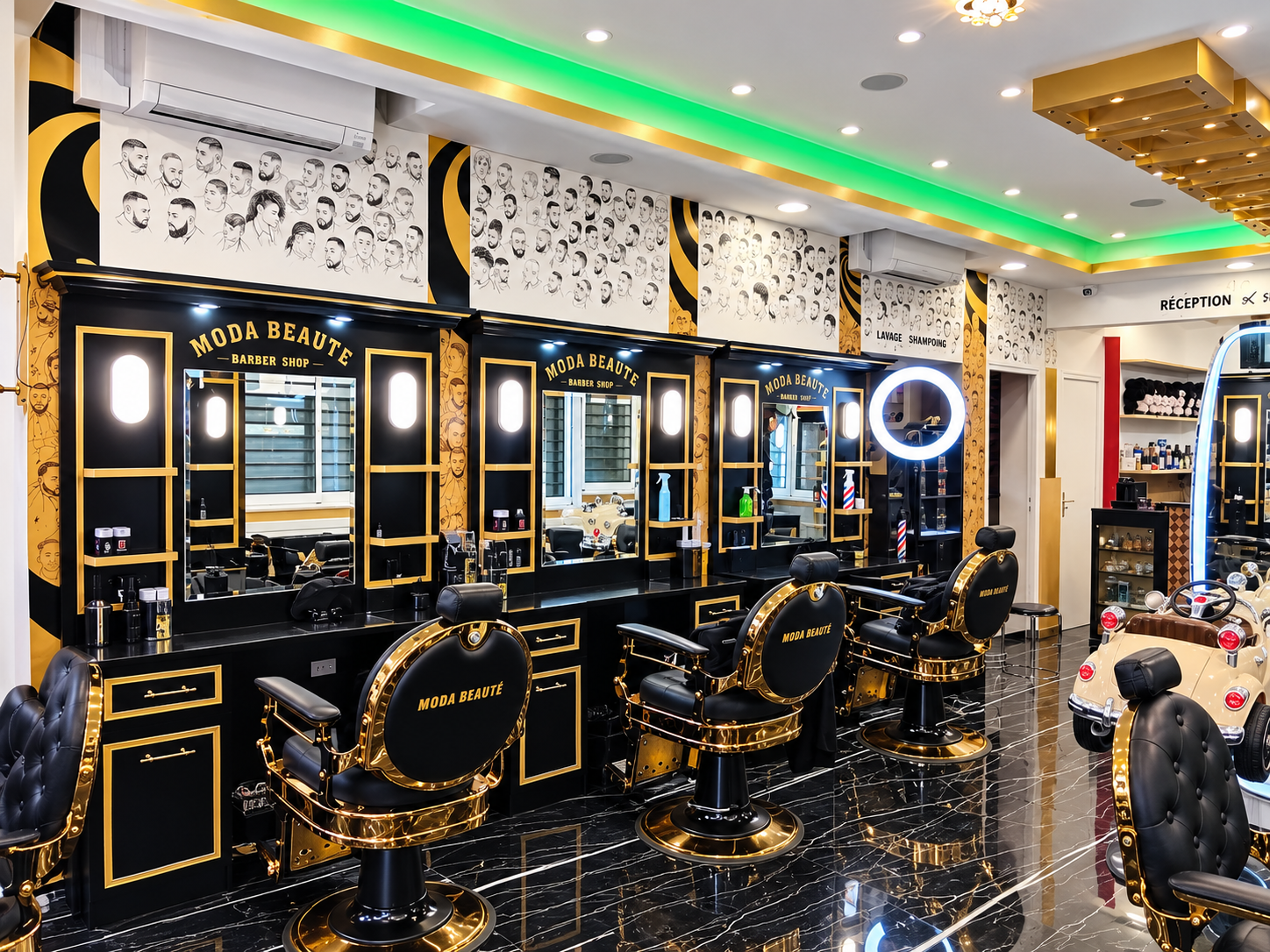 Les fauteuils et miroirs de notre espace barber shop